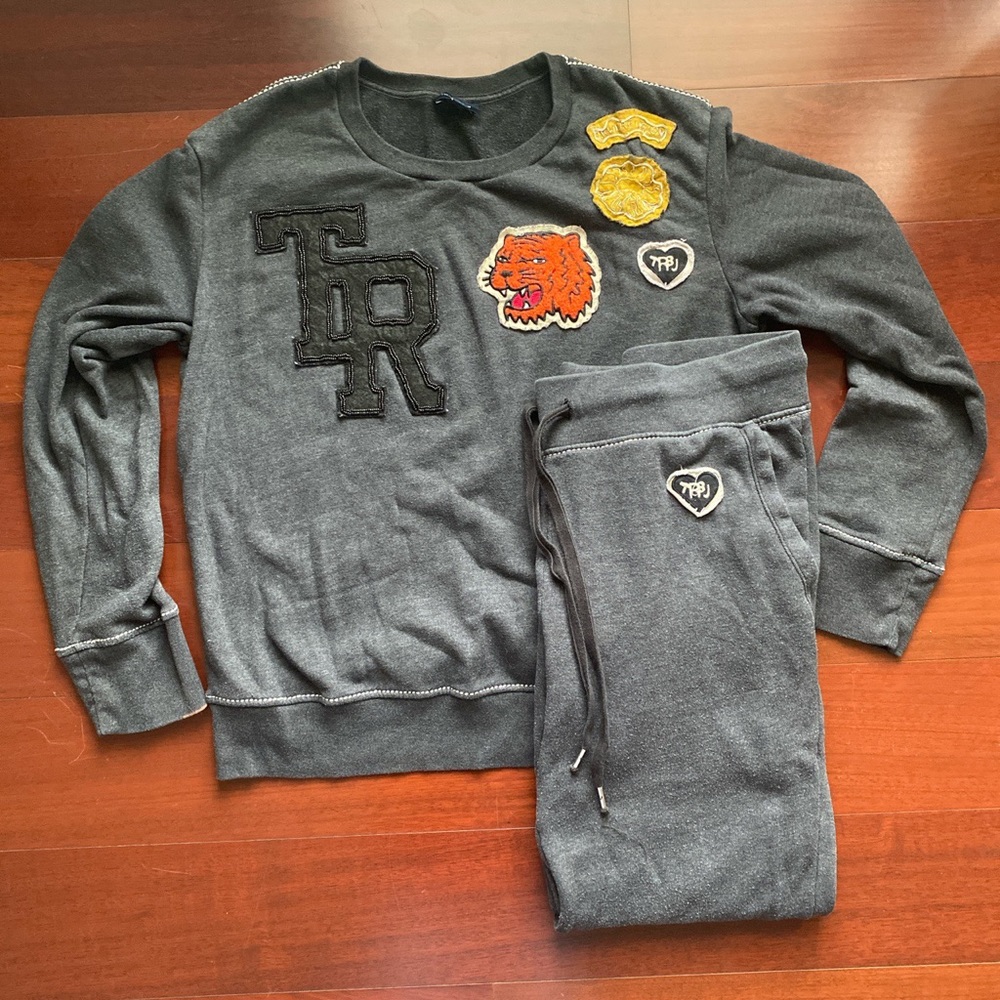 jogging suit set